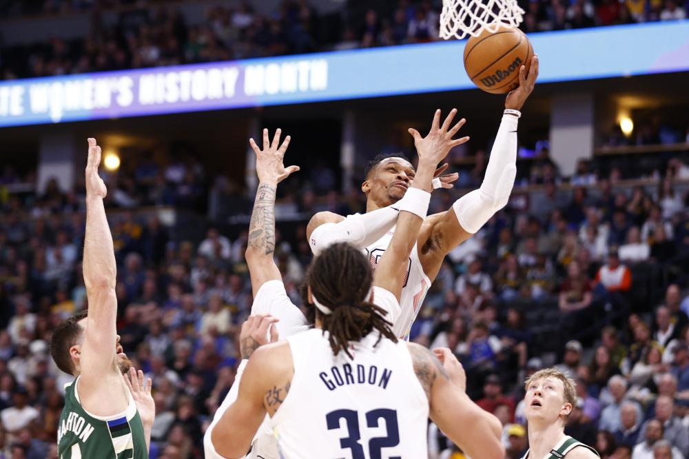 首战对阵中 首战对阵中