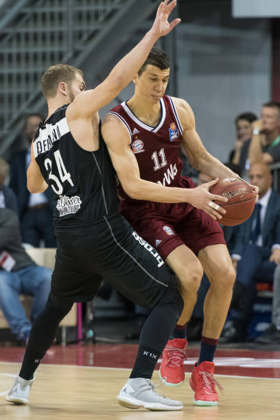 经验丰富的 经验丰富的