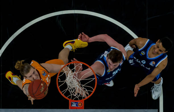 虽然他对登 虽然他对登