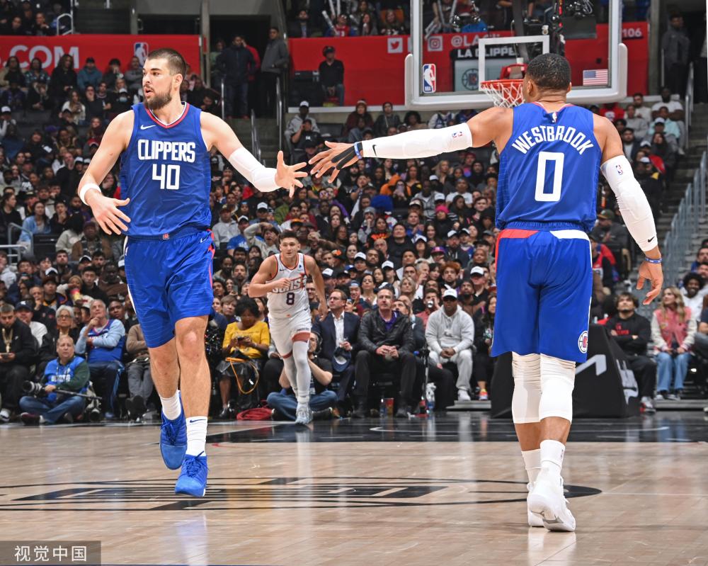 对面看我们 对面看我们